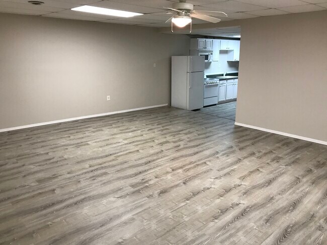 Building Photo - 351 Chicago Rd