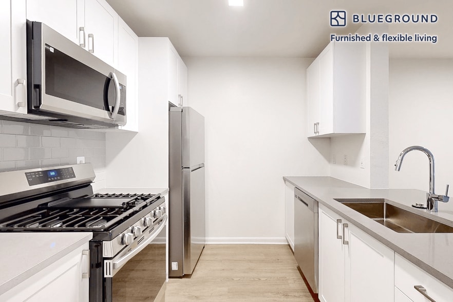 Building Photo - 1569 Onyx Dr