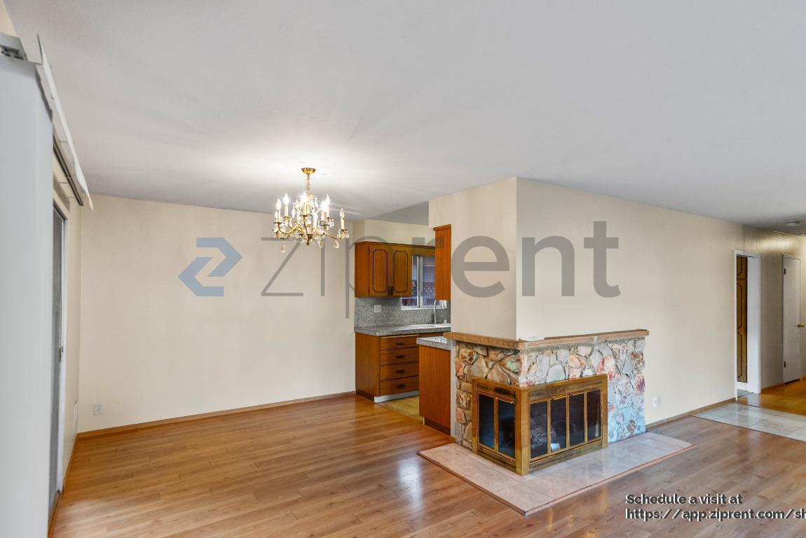 Building Photo - 452 Cirrus Ave