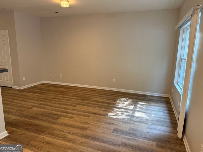 Building Photo - 151 Granite Way