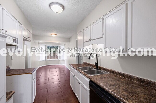 Building Photo - 5331 Pipers Gap Dr