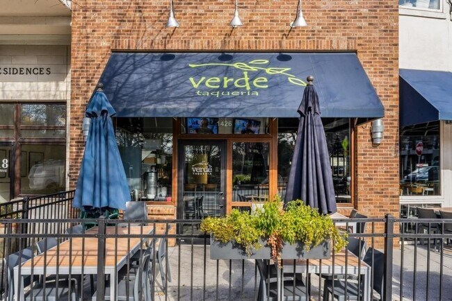 Building Photo - 2641 Mackintosh Ct