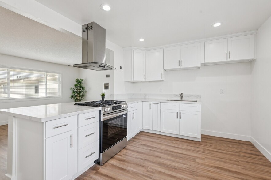 Building Photo - Sahara Apartments