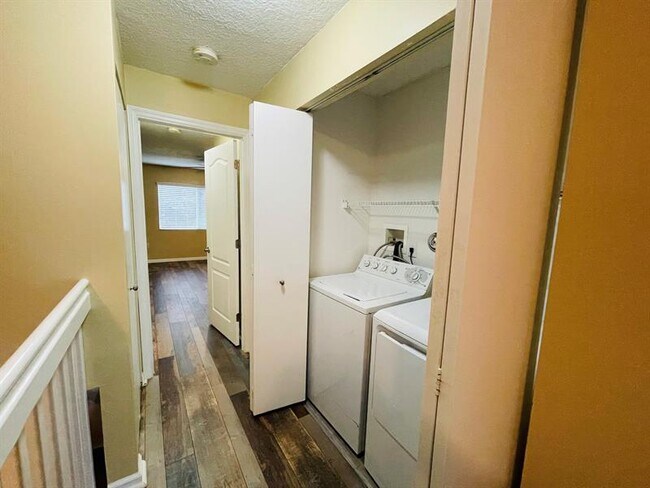 Building Photo - 4854 NW 58th Manor
