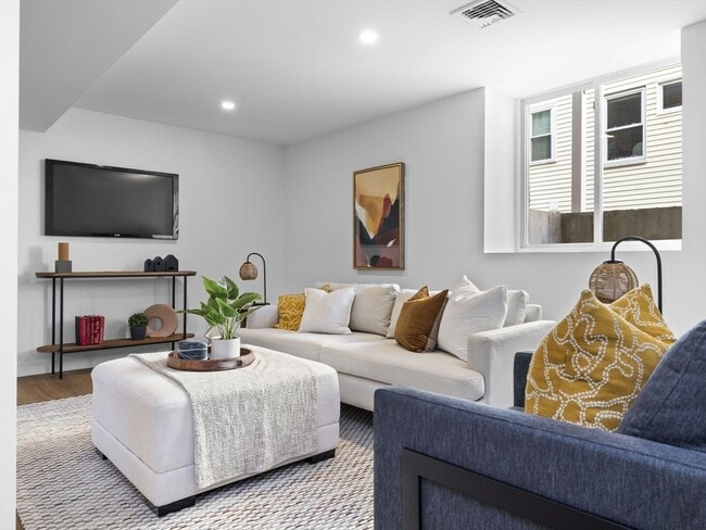 Building Photo - 23 Winter St