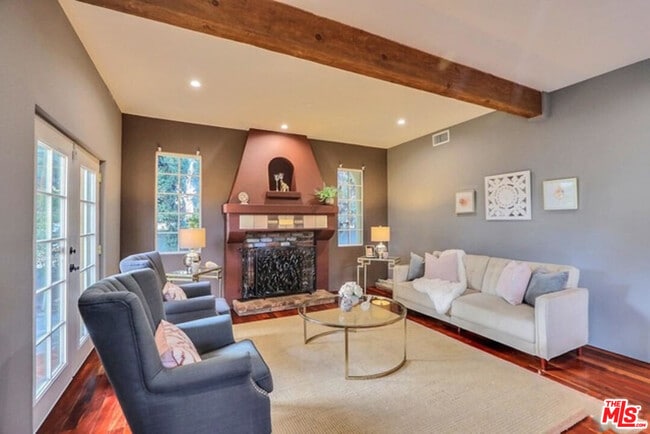 Building Photo - 1847 E Del Mar Blvd