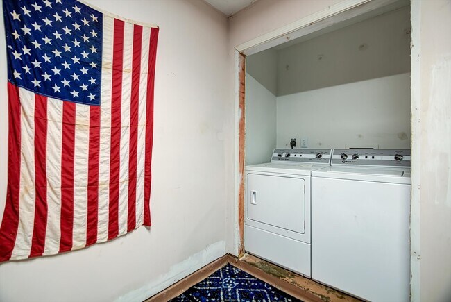 Building Photo - 3415 80th St