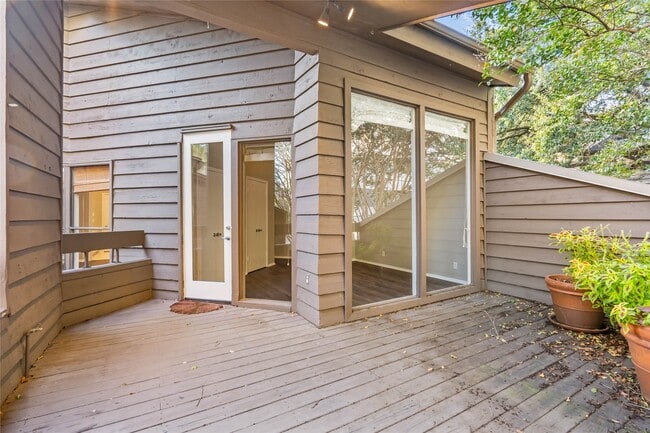 Building Photo - 5004 Bayard Ln