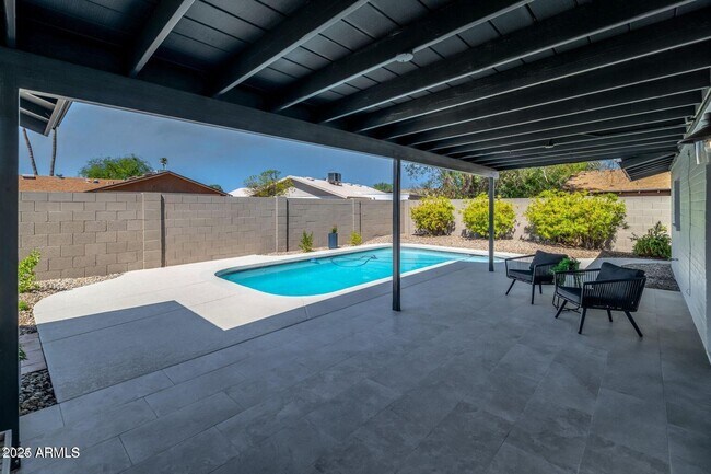 Building Photo - 4414 S Terrace Rd