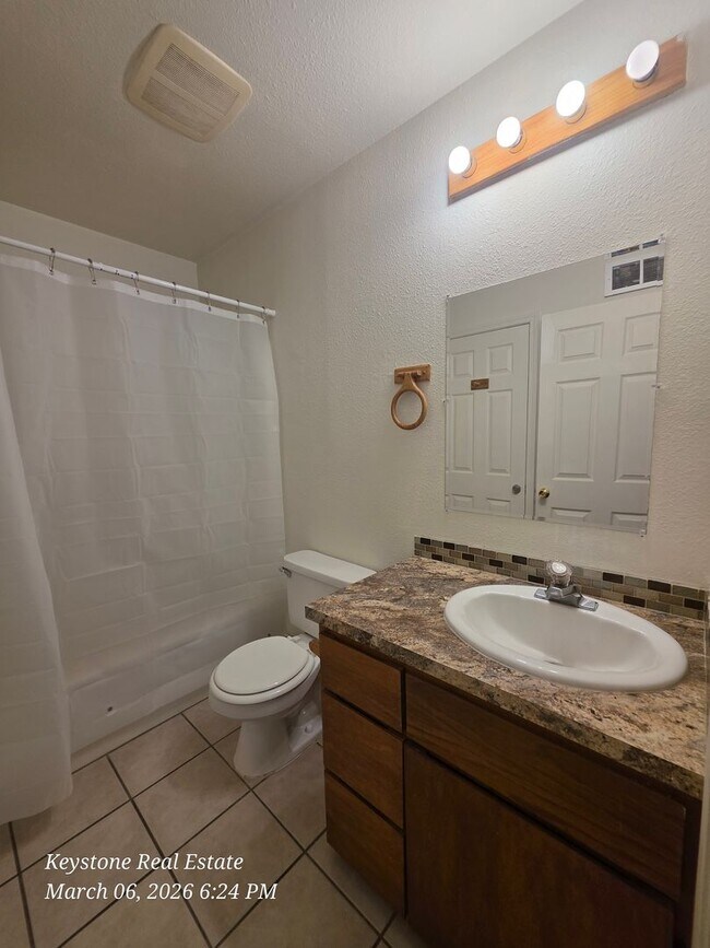 Building Photo - 15454