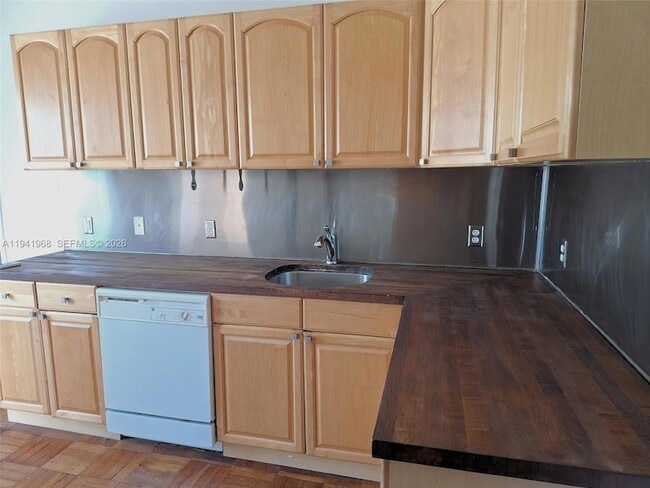 Building Photo - 4035 Meridian Ave