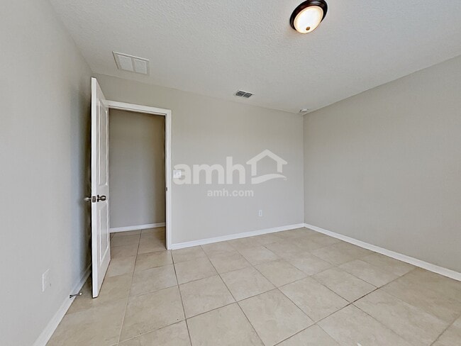 Building Photo - 214 English Heritage Pl