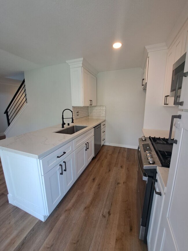 Building Photo - Beautifully Remodeled Home for Rent – Prim...