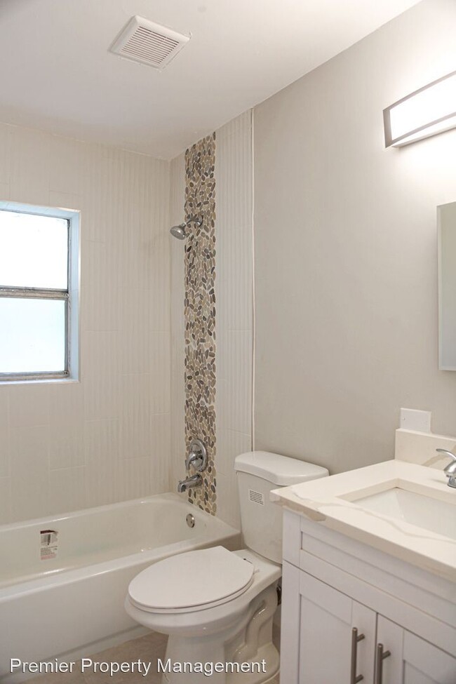 Building Photo - 2 br, 1 bath House - 1097 San Remo Avenue