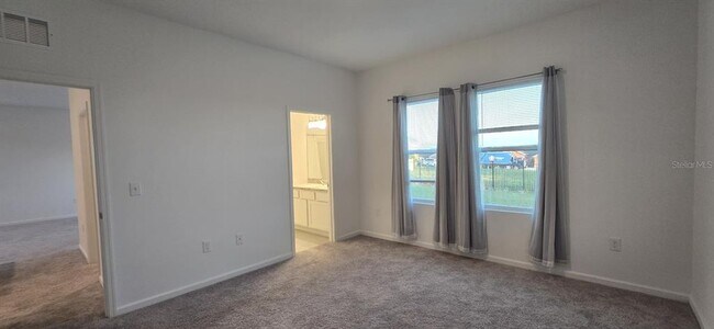 Building Photo - 452 Hennepin Lp