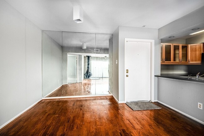 Building Photo - 3085 Walnut Bend Ln