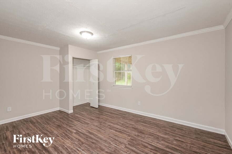 Building Photo - 652 Sunfield Dr NW