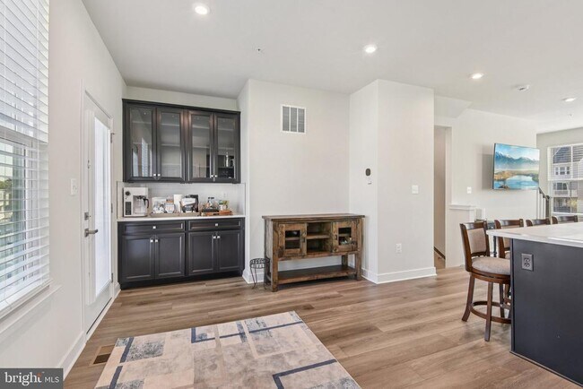 Building Photo - 133 Woodgate Cir