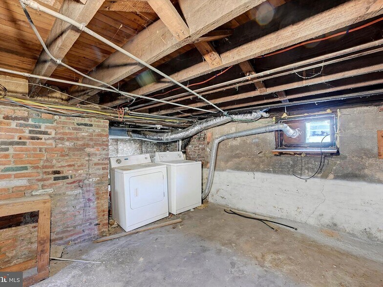 W/D - 3105 Rosekemp Ave