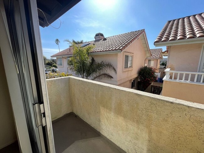 Building Photo - 540 S 5th St