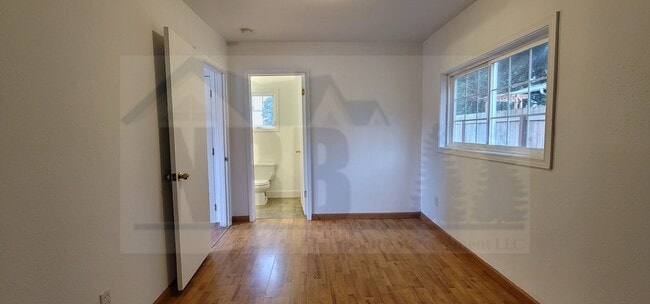 Building Photo - Gorgeous 2 bd House near Point Defiance an...