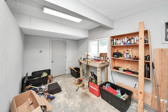 Building Photo - 601 E Castle Harbour Dr