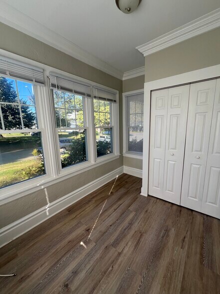 Sunroom - 24 Bellevue Place
