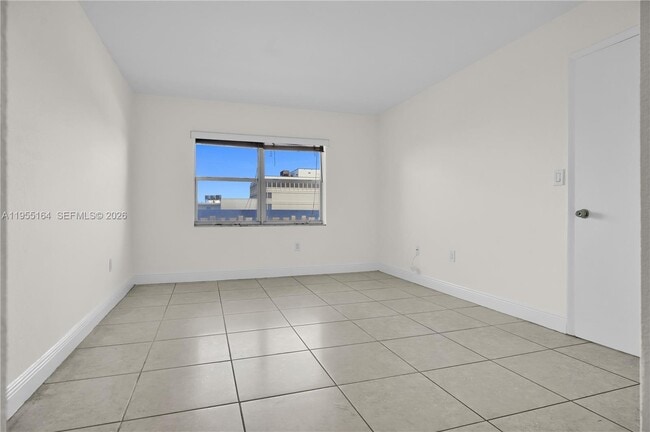 Building Photo - 4141 Nautilus Dr