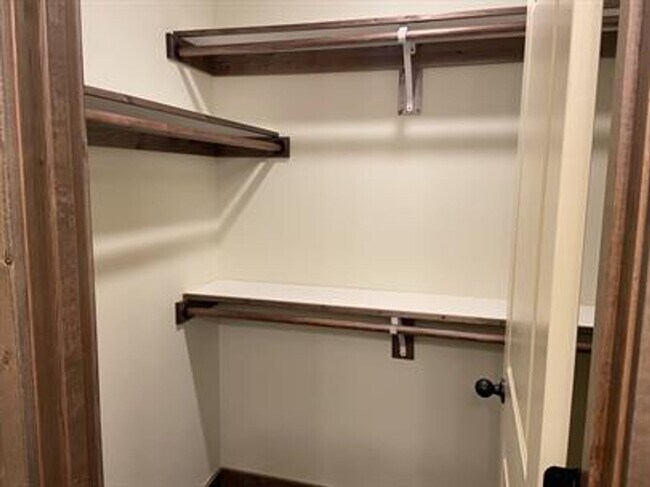 Building Photo - Spacious and Nicely Finished Townhome in Bozeman