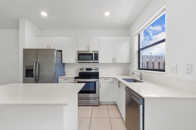 Building Photo - 28637 SW 132nd Ct
