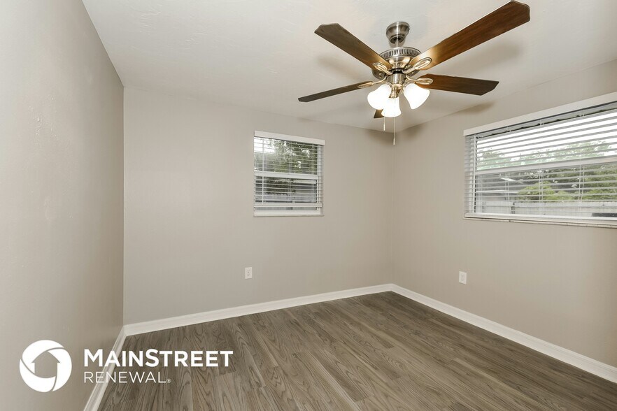 Building Photo - 5432 Kensington St