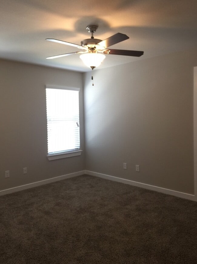 Building Photo - LUXURY 2 STORY DUPLEX LOCATED IN MIDLOTHIAN, TEXAS!