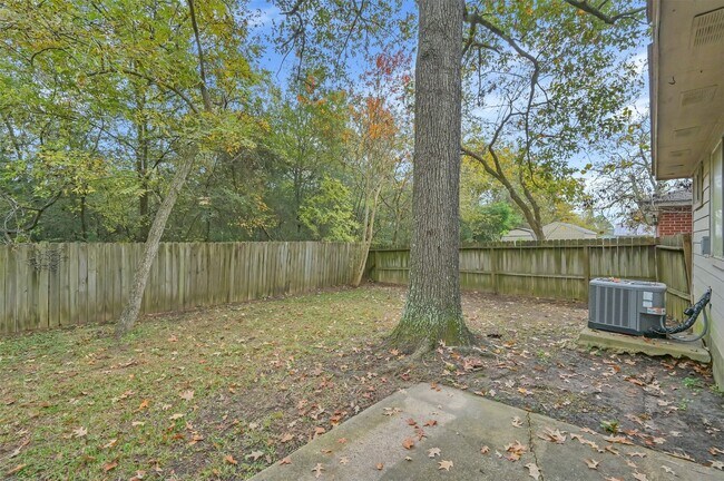 Building Photo - 318 Paradise Ln