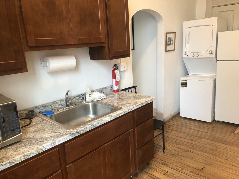 Kitchen - 123 E 3rd St