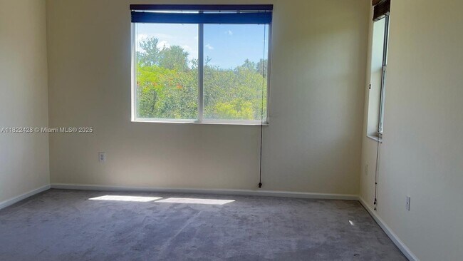 Building Photo - 3500 Oaks Clubhouse Dr