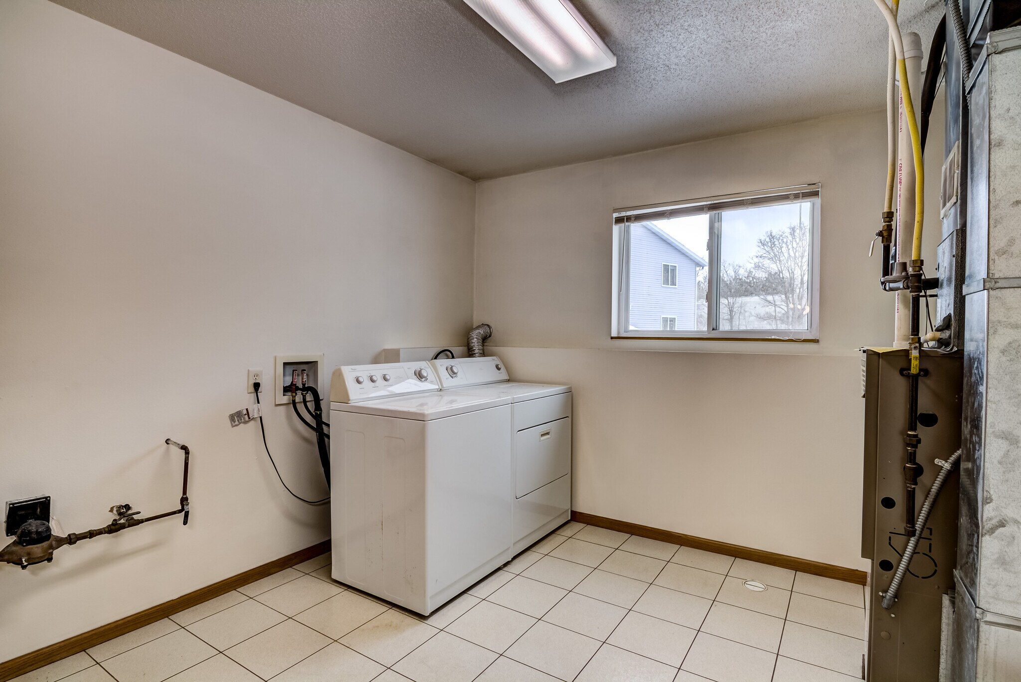 Building Photo - 320 Scheidler Rd