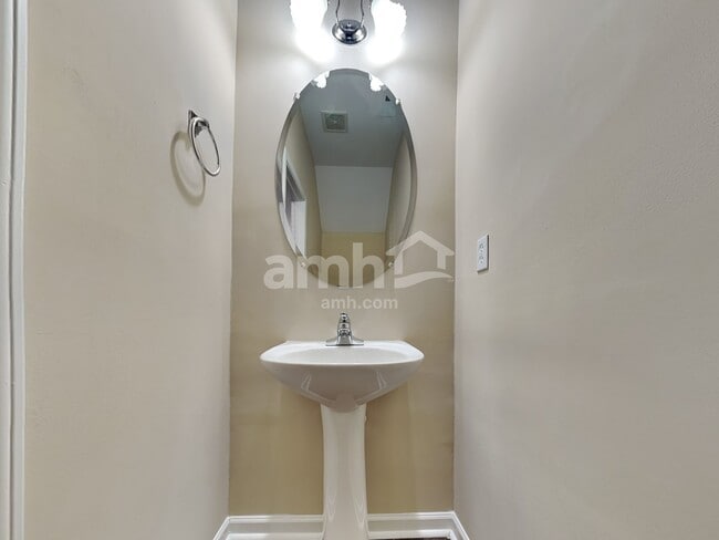 Building Photo - 3910 Pepperbush Dr