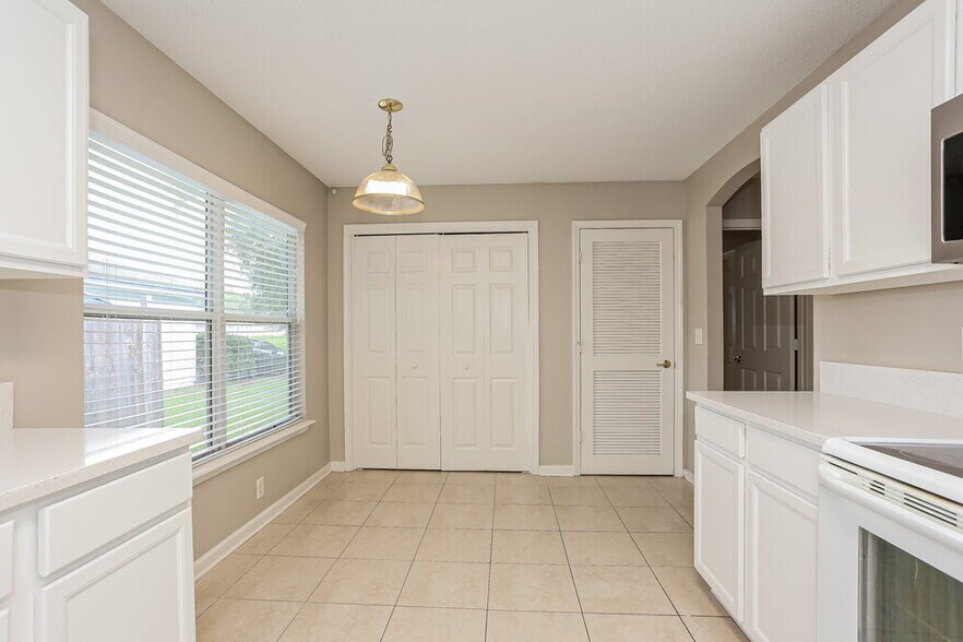 Building Photo - 10946 Lauren Oak Ln S
