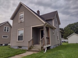 Building Photo - 520 S Clark St