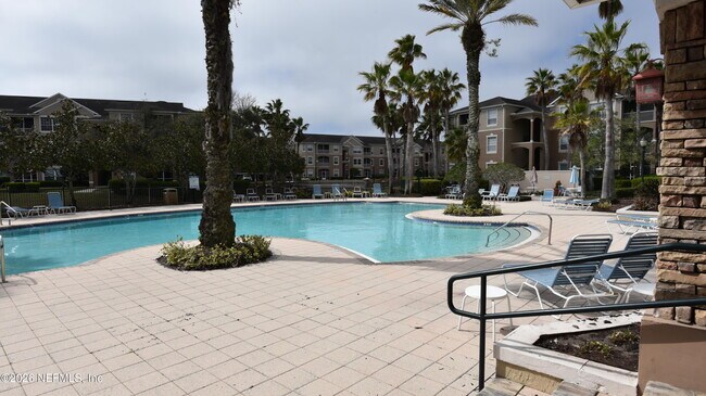 Building Photo - 7990 Baymeadows Cir E