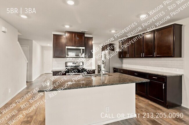 Building Photo - 8106 Chestnut Blue