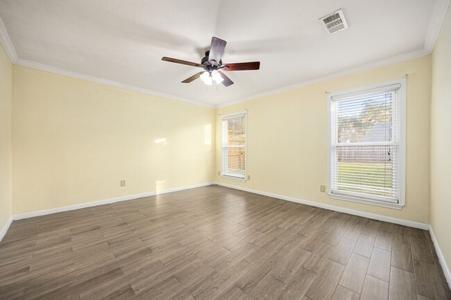 Building Photo - 18311 Oak Hampton Dr