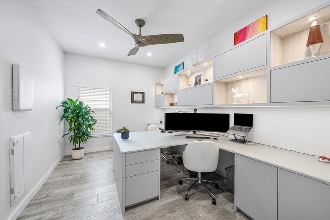 Building Photo - 494 Enfield Ct