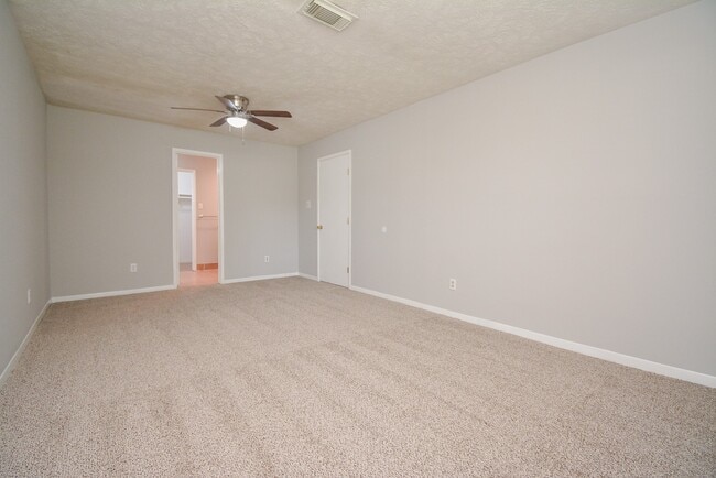 Building Photo - 21318 Park Valley Dr