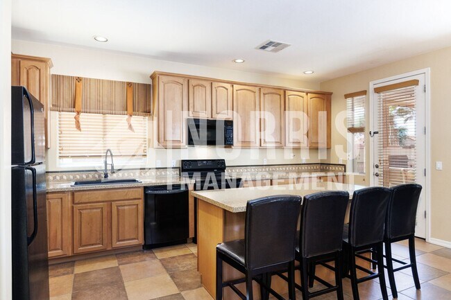 Building Photo - Beautiful Home with a POOL Service Included