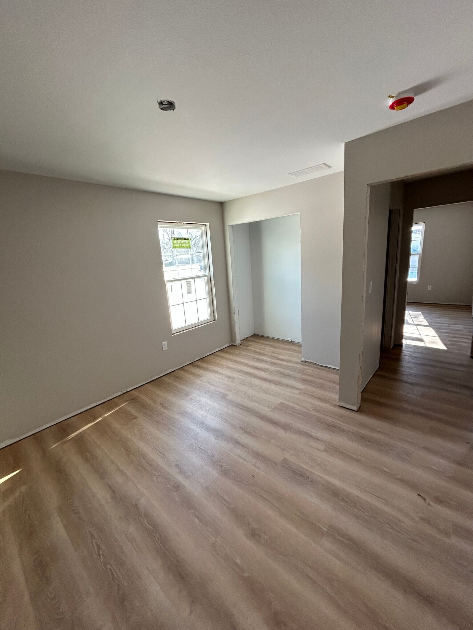 Building Photo - 304 Jennifer