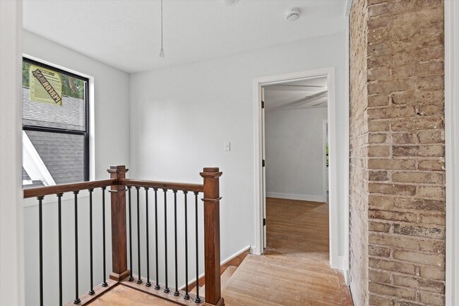 Building Photo - 403 N 9th St