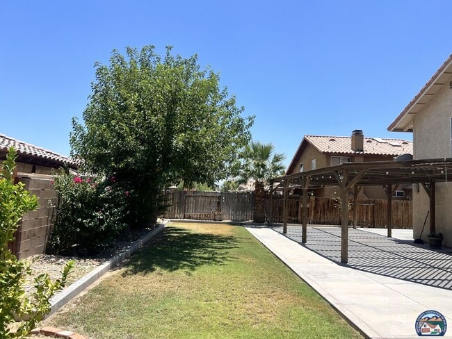 Building Photo - 1240 E Calle De Oro