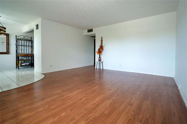 Building Photo - 300 SW 134th Way