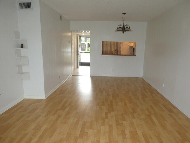 Building Photo - 7149 Golf Colony Ct